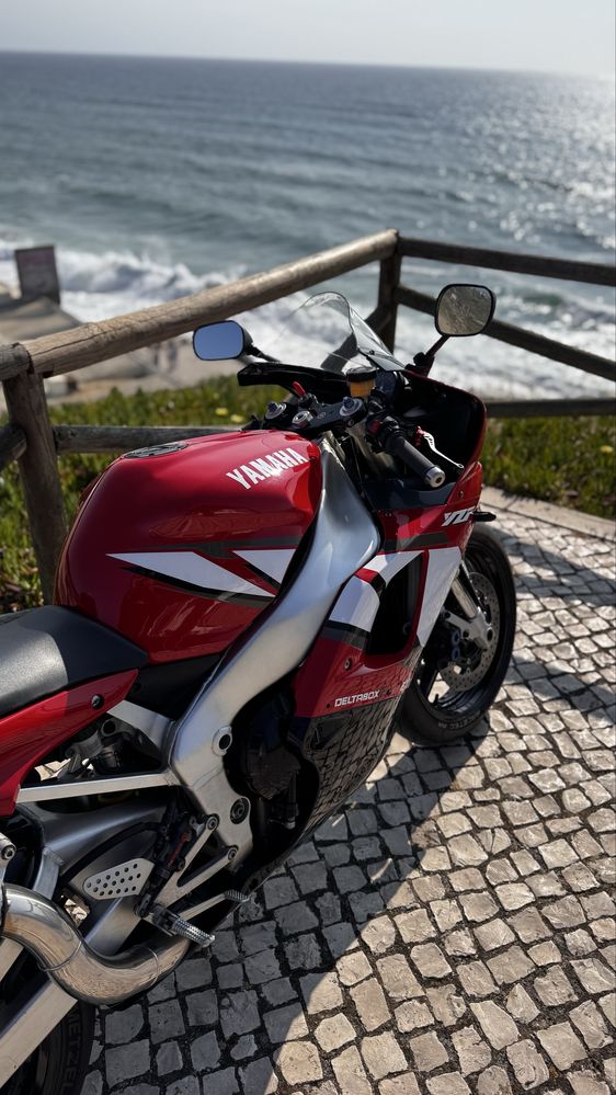 Yamaha YZF-R1 2000