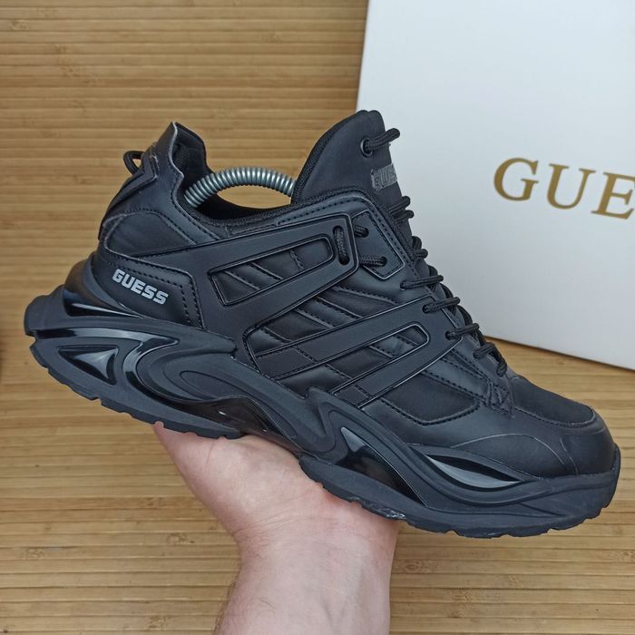 Кросівки GUESS Belluna Розмір 43 (28 см.)