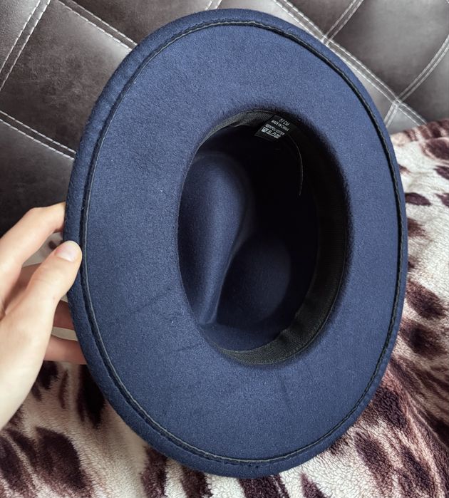 Капелюхи (чоловічий та жіночі)