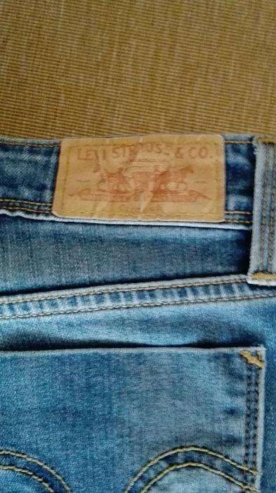 Jeans Levis  perna direita