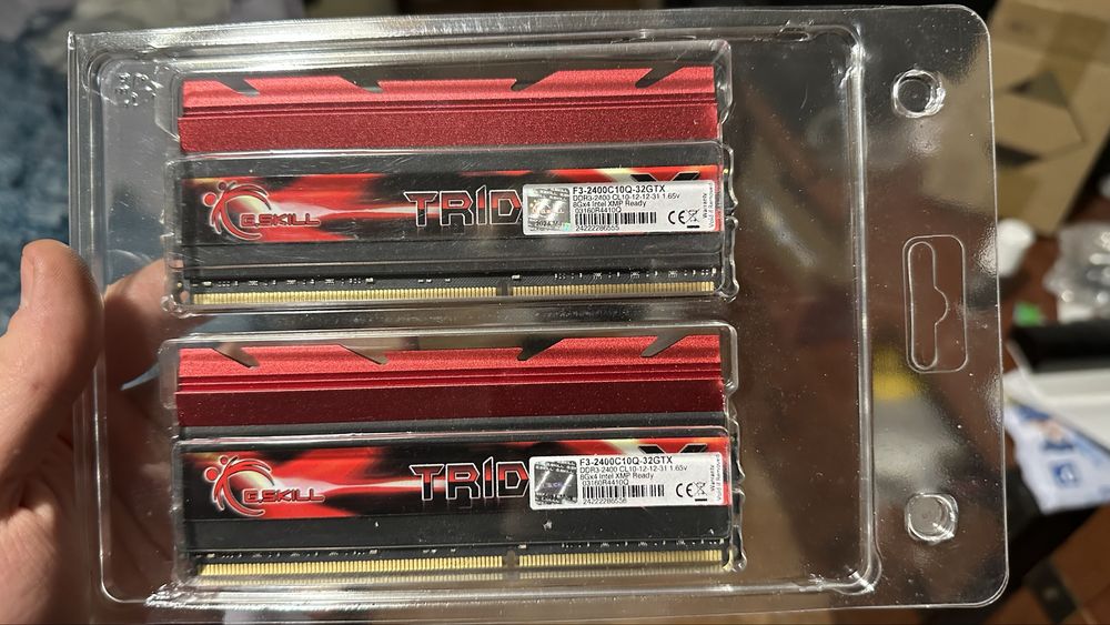 Pamięć RAM DDR3 Trident X 2400 cl 10 16GB F3-2400C10Q-32GTX