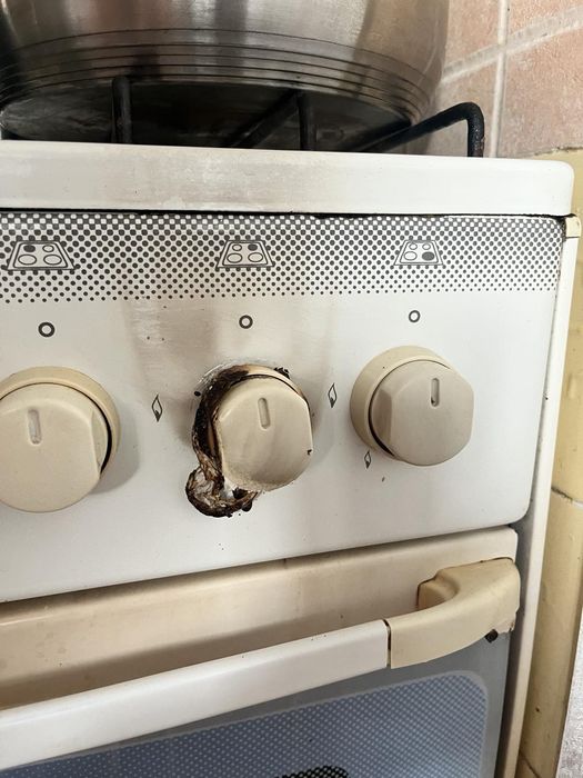 Продам газову плиту