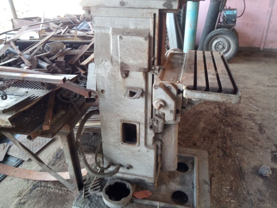 Станок фрезерний 6В75