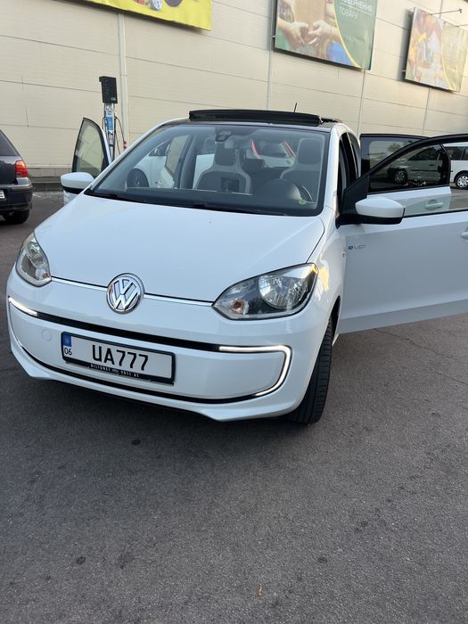 Volkswagen e-Up 2015 року