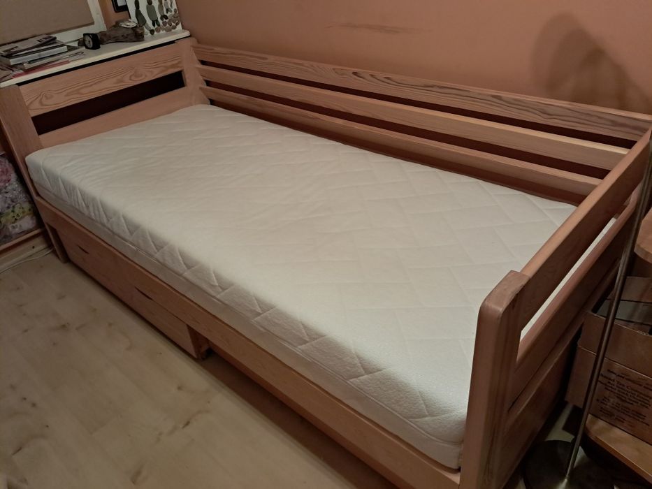 Materac 90x200 średnio twardy