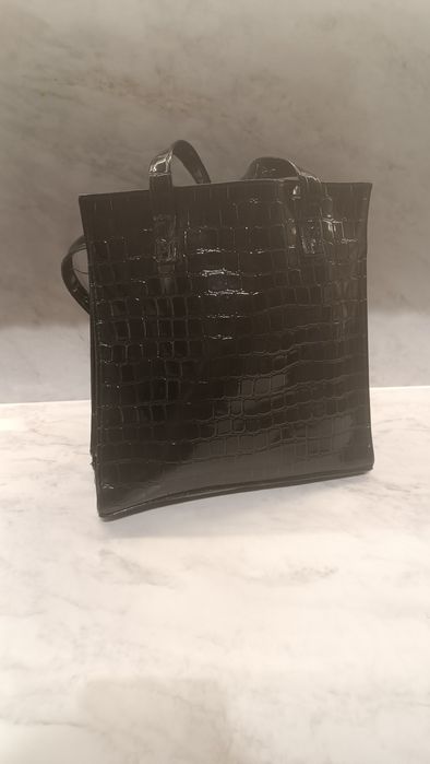 Stylowa torebka czarna z eko skóry