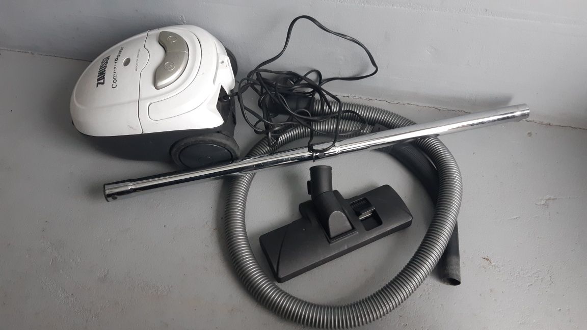 Odkurzacz Zanussi ZAN 3010 VC-H3319-4