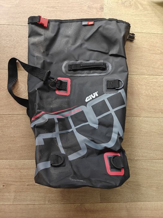 GIVI bolsa cilíndrica
