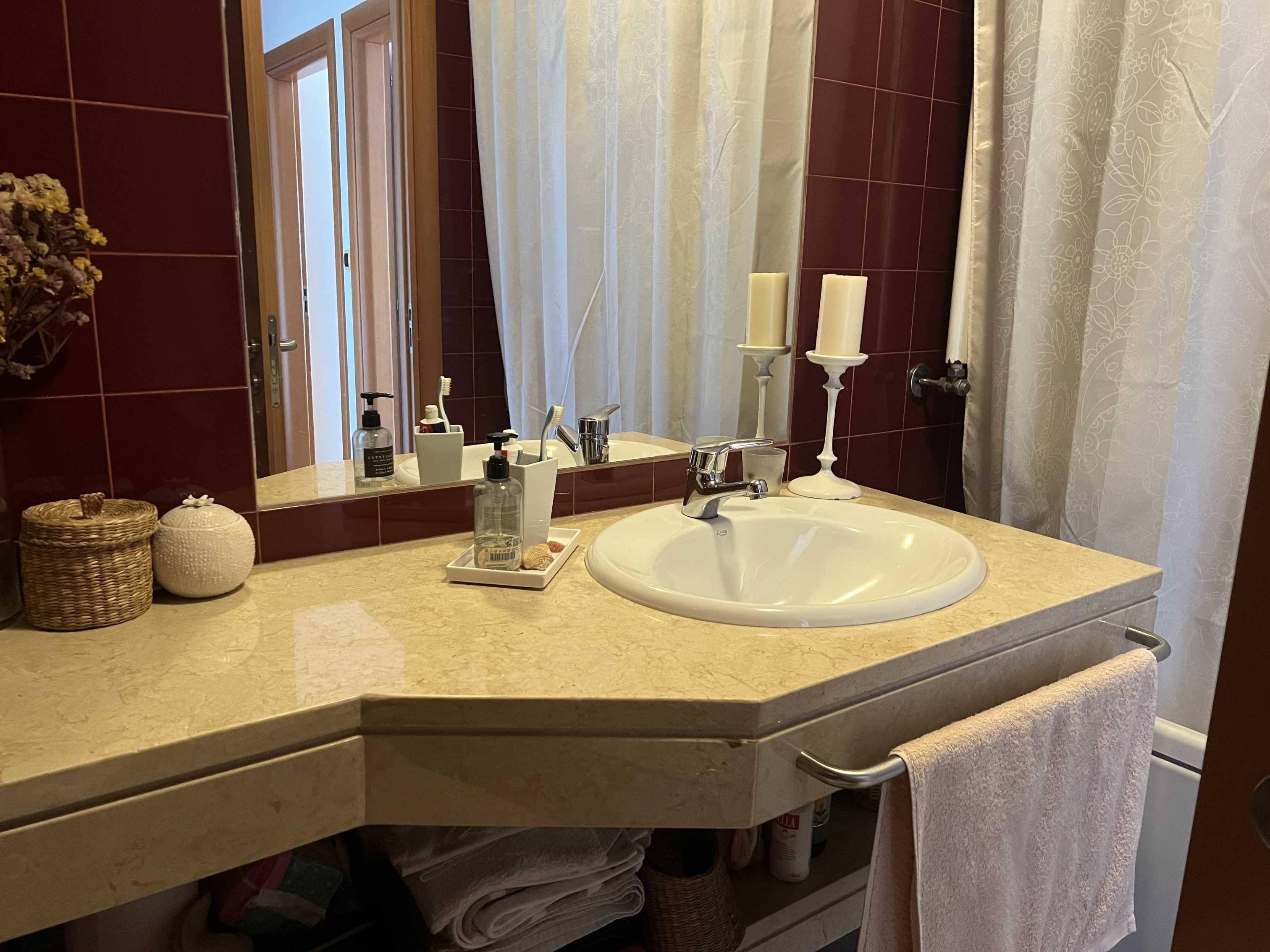 Arrendamento de apartamento t2 na Avenida República da Bulgária, 13