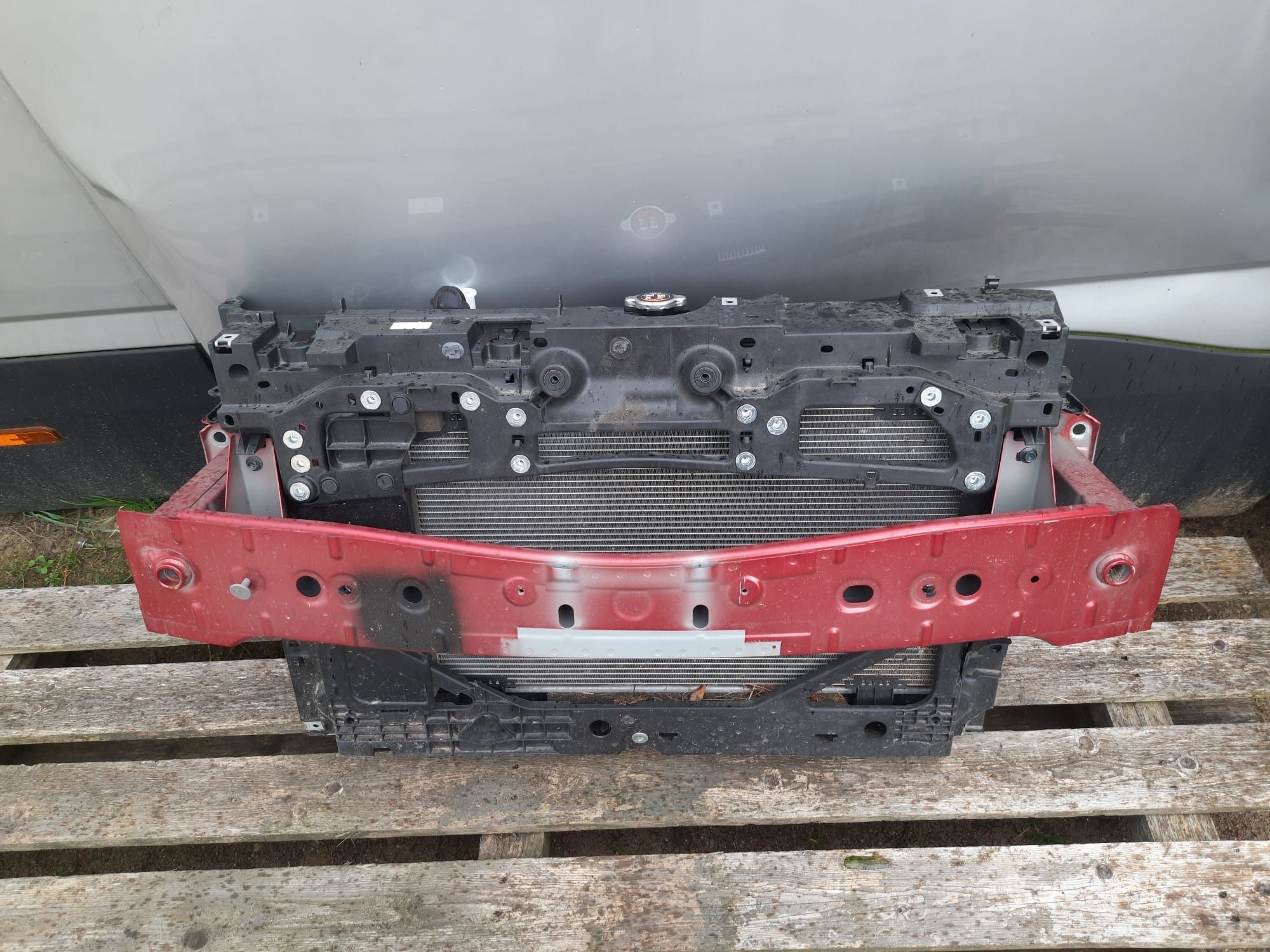 Pas Przedni Komplet Chłodnic Mazda Cx-3