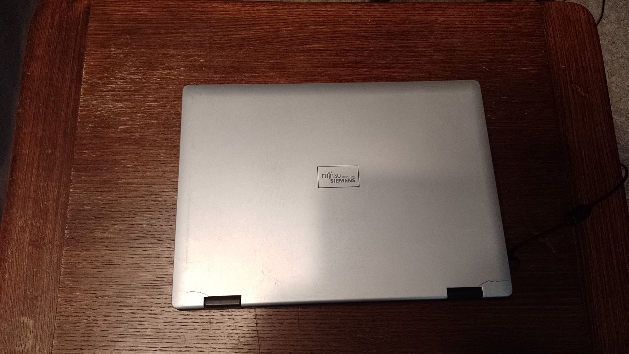 Laptop Fujitsu Siemens Li 2727 15 cali.