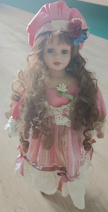 Lalka porcelanowa kolekcjonerska