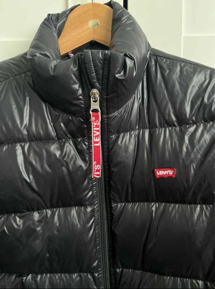 Cienka, puchowa kurtka Levis XS