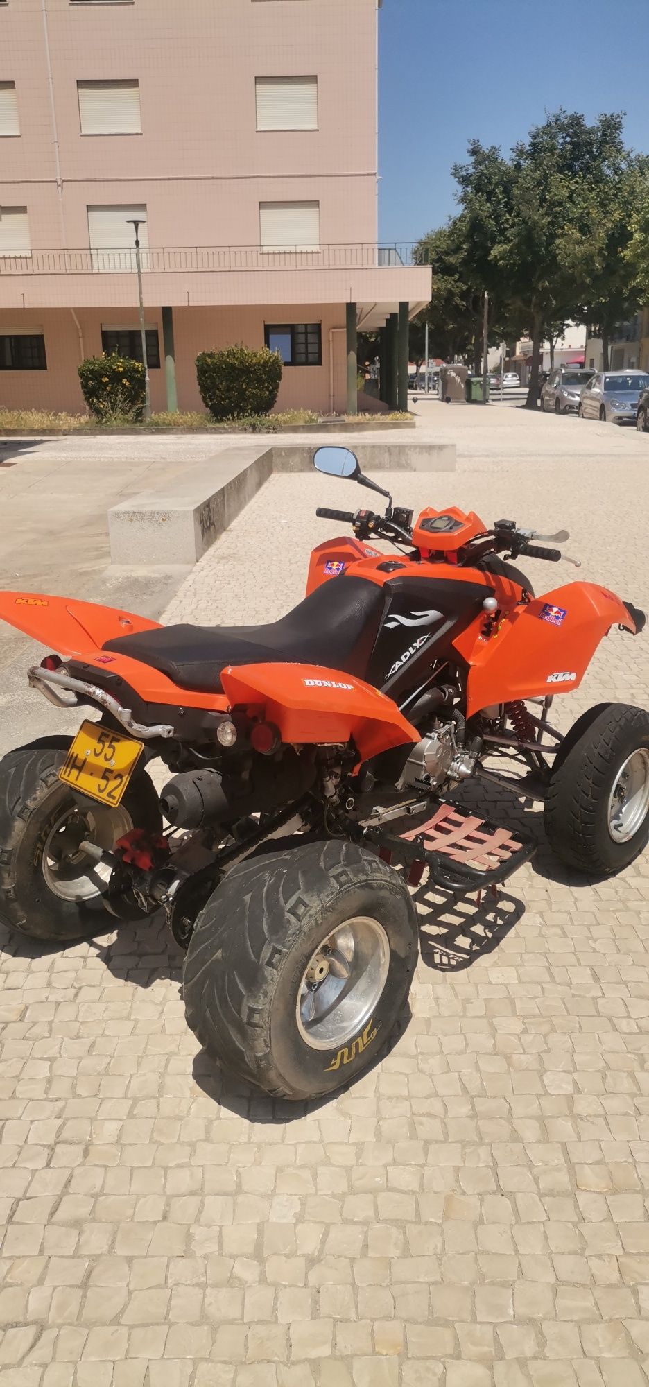 Moto 4 Adly 320s em estado irrepreensível