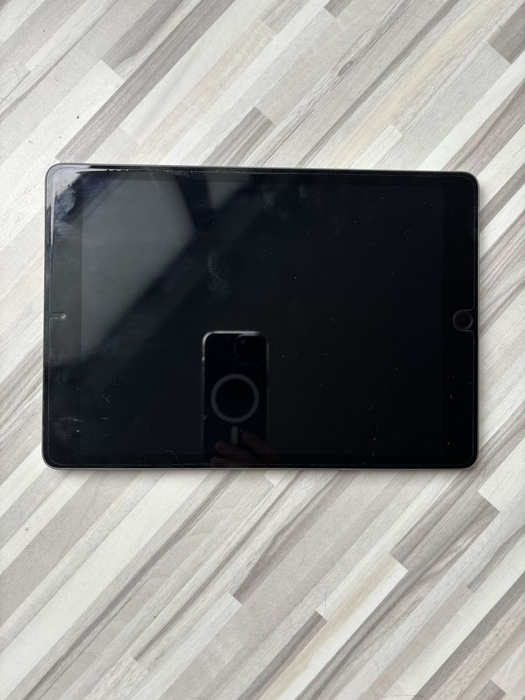 iPad (7. generacji) 32 GB Wi-Fi + Cellular, 10.2 cala