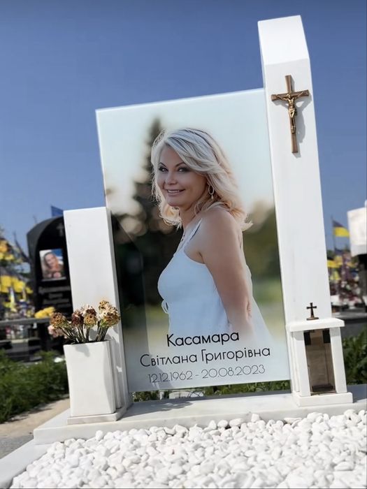 Жіночий памʼятник женский памятник памятники из мрамора гранита Днепр