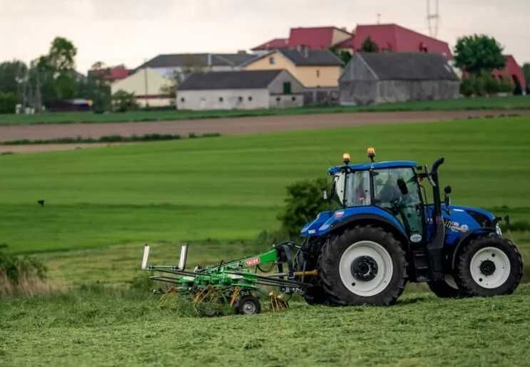 Przetrząsacz TORNADO 5,50 TALEX 4-wirniki przetrząsarka karuzelowa