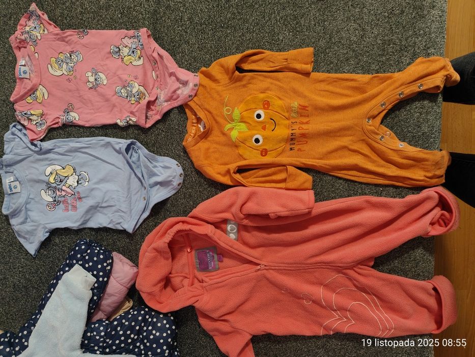 Paka ubranek dla dziewczynki 62-68 i bucików