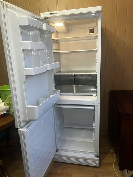 Холодильник. 180/59 см!!!
