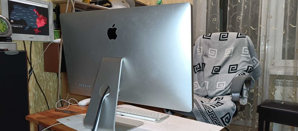 Apple thunderbolt display 27" A1407