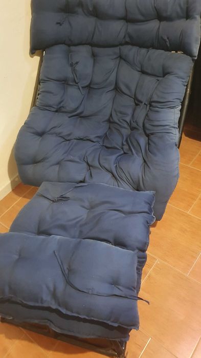 Cadeirão com bass para os pés ? Nao sei o nome