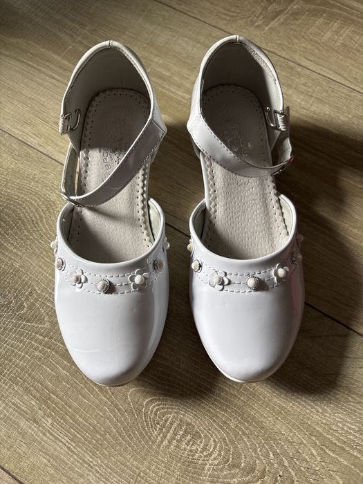 Buty komunijne rozmiar 33 białe