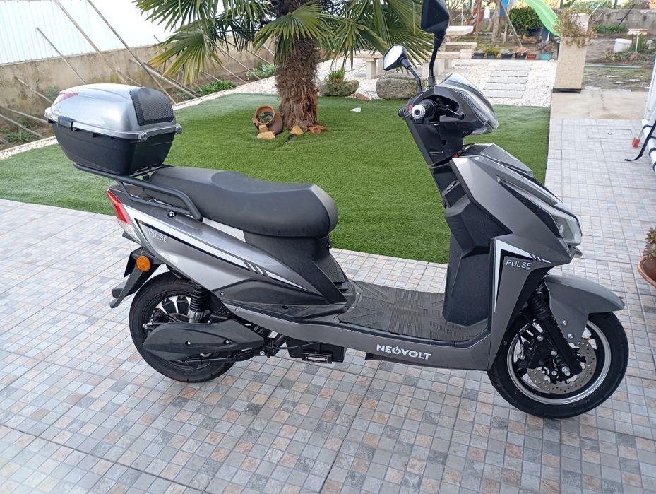 Mota elétrica com garantia 900 euros custou nova 1230.