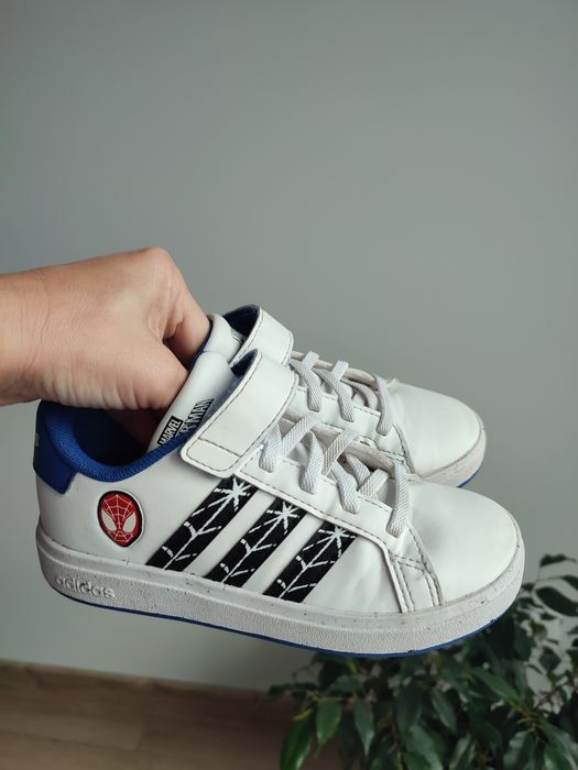 Кросівки шкіряні Adidas 29 розмір