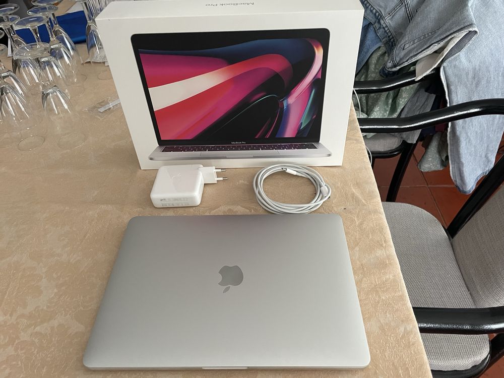 MacBook Pro M1 16GB RAM 256GB SSD
