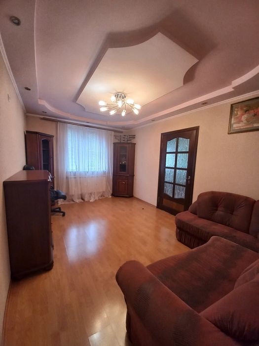 Укомплектована частина будинку з ремонтом в центрі  міста