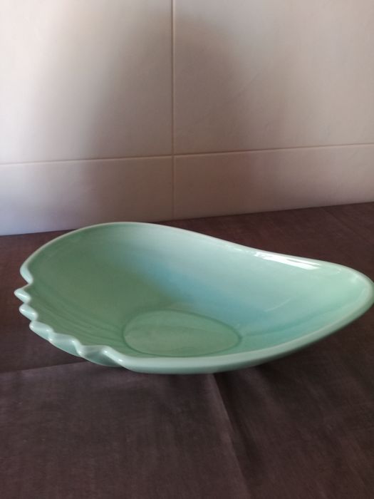 Jarras e fruteira