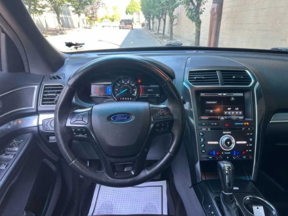 Ford Explorer Sport      2016