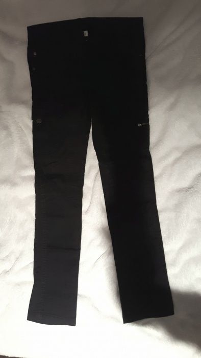 Czarne spodnie z kieszeniami Yessica 36