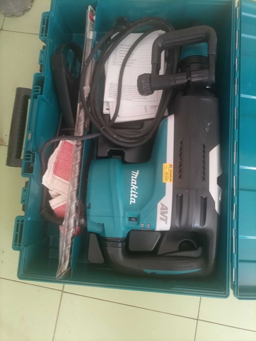 Młot udarowy wiercąco kłujący