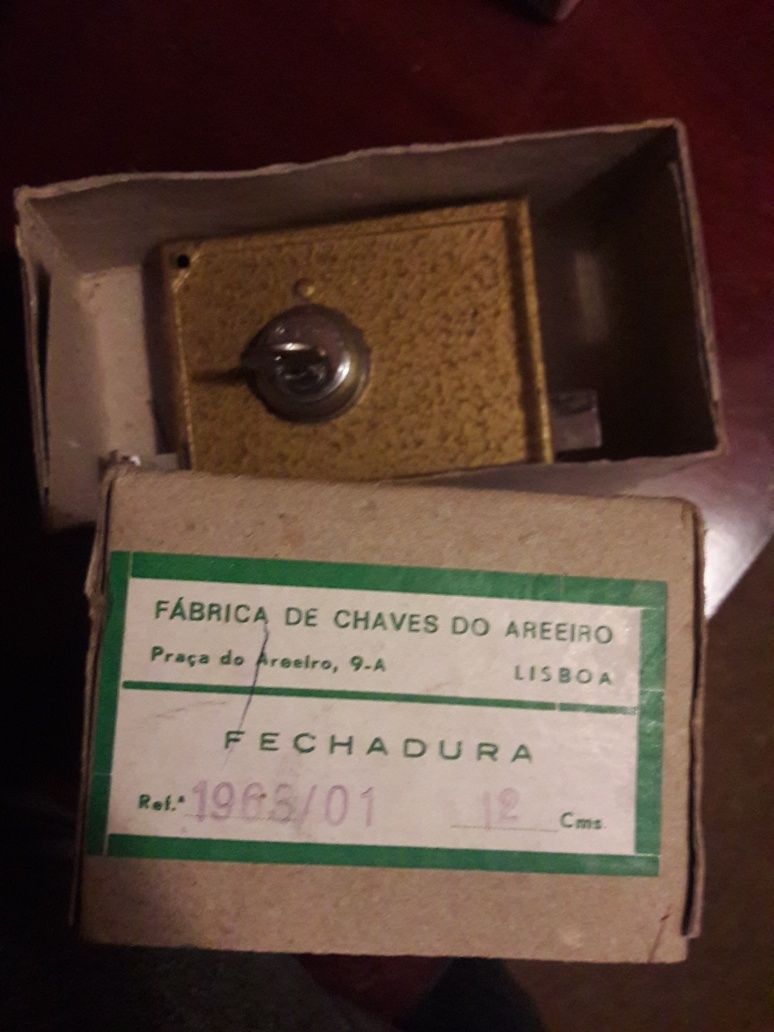 Fechadura 12cm bom estado