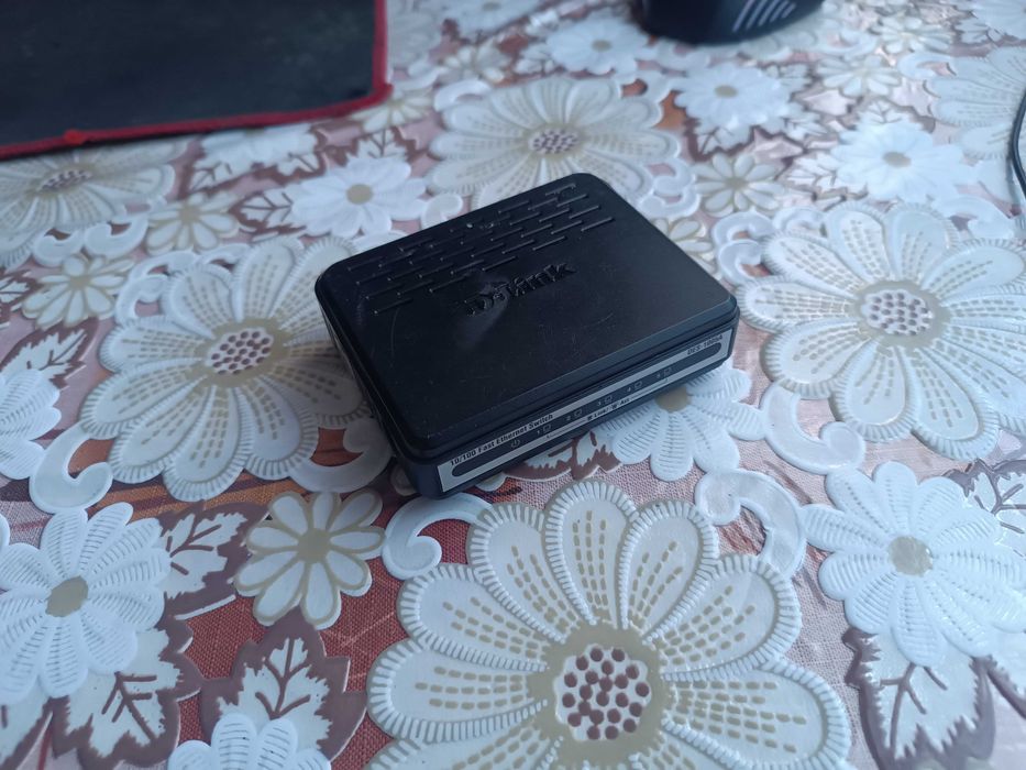 Коммутатор сетевой D-link DES-1005A свитч 5 портов з живленням БЖ