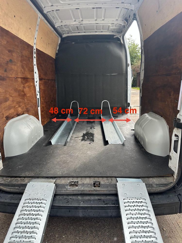 Wynajem busa, auta dostawczego RENAULT MASTER L2H2 transport motocykli
