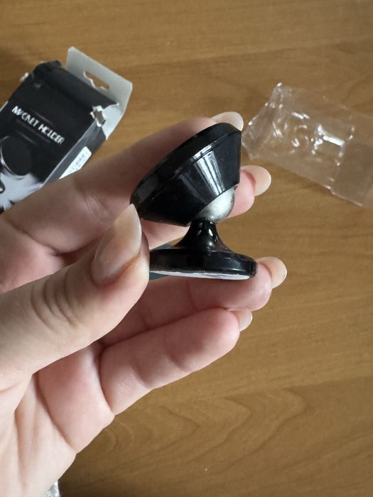 Тримач для телефона у авто