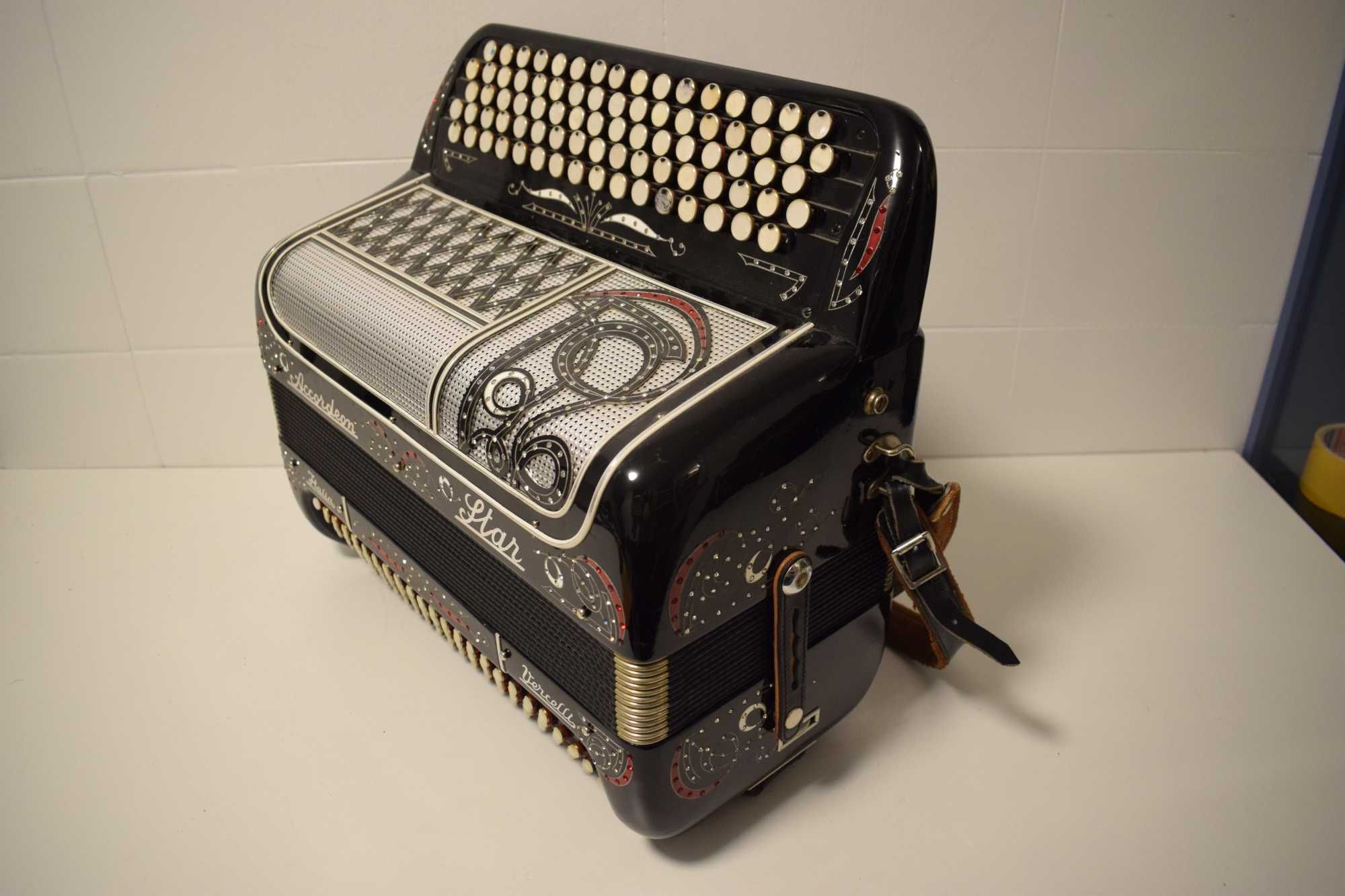 Accordeon Star Itallia Vercelli 3 Voz. N 152