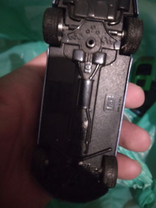 Vendo vários carinhos