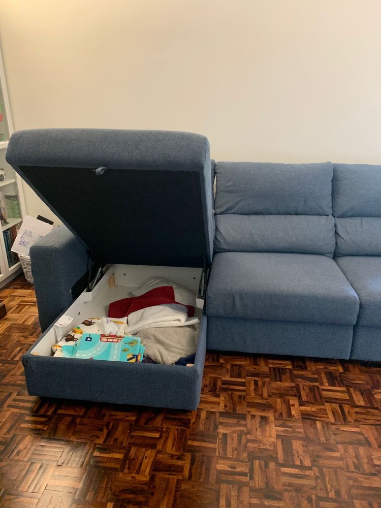 Sofá chaise longue com arrumação