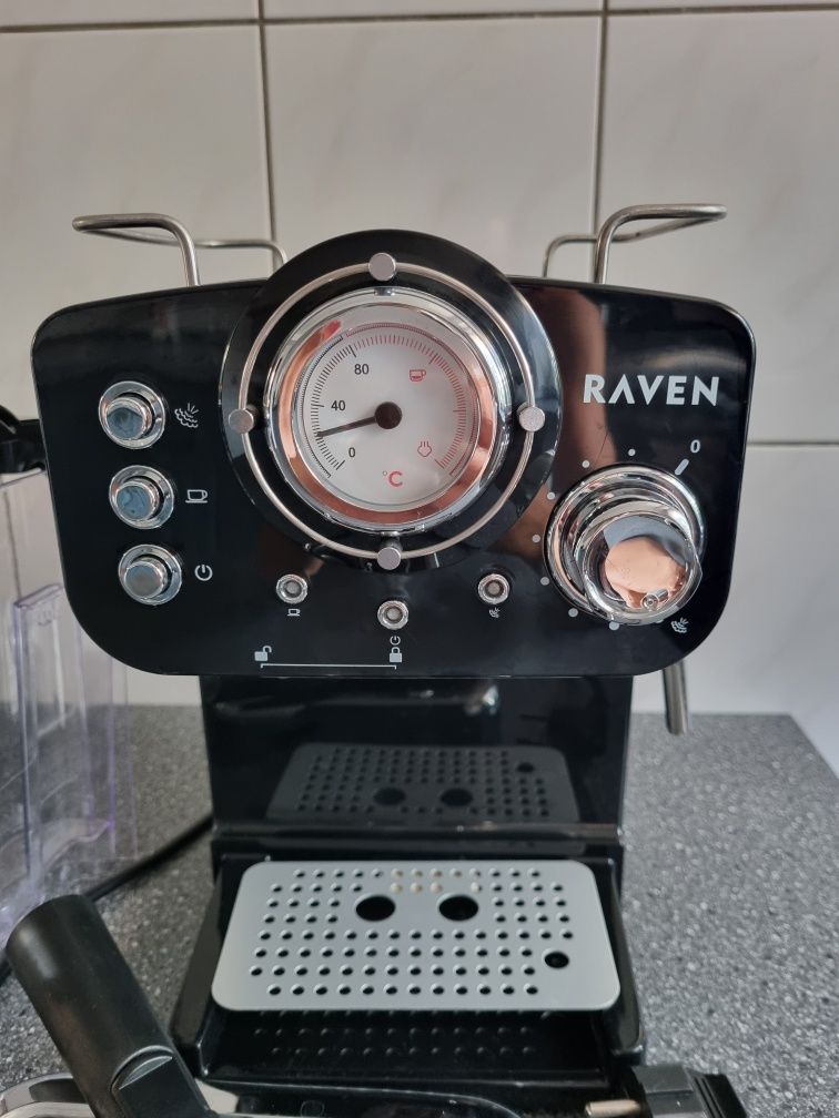 kolbowy ekspres ciśnieniowy do kawy Raven
