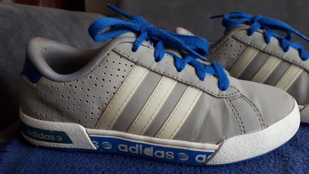 Adidas r.32 UK 13,5
