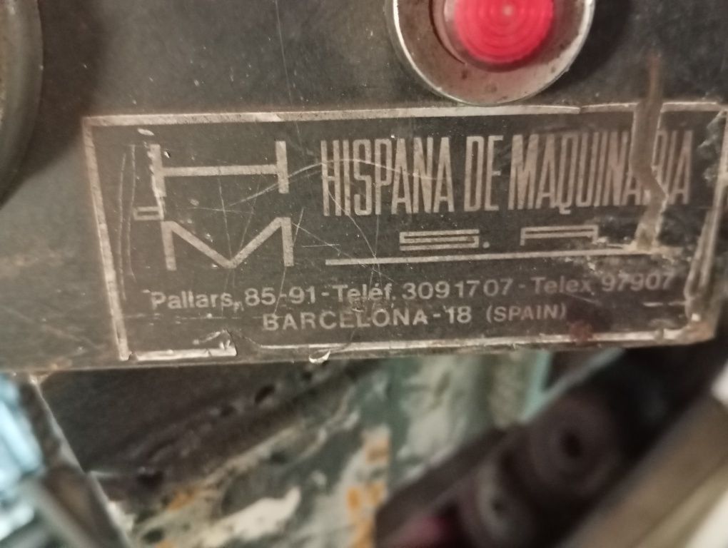 Máquina de estampar ou prensa