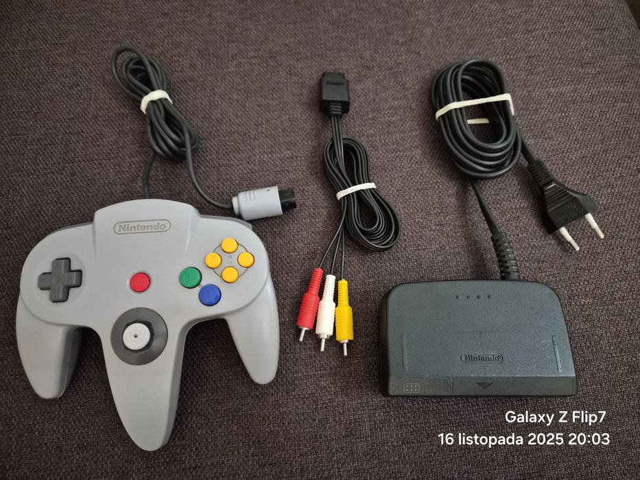 Konsola Nintendo 64 N64 Pal Eur + pad + zasilacz + kabel do tv