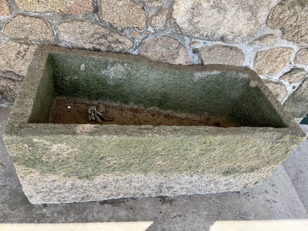 Pia de pedra rustica
