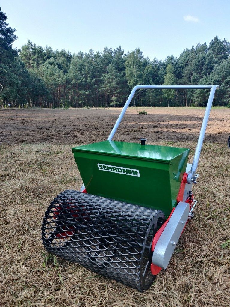 Siewnik do trawy Sembdner, sianie trawy, niwelator wynajem