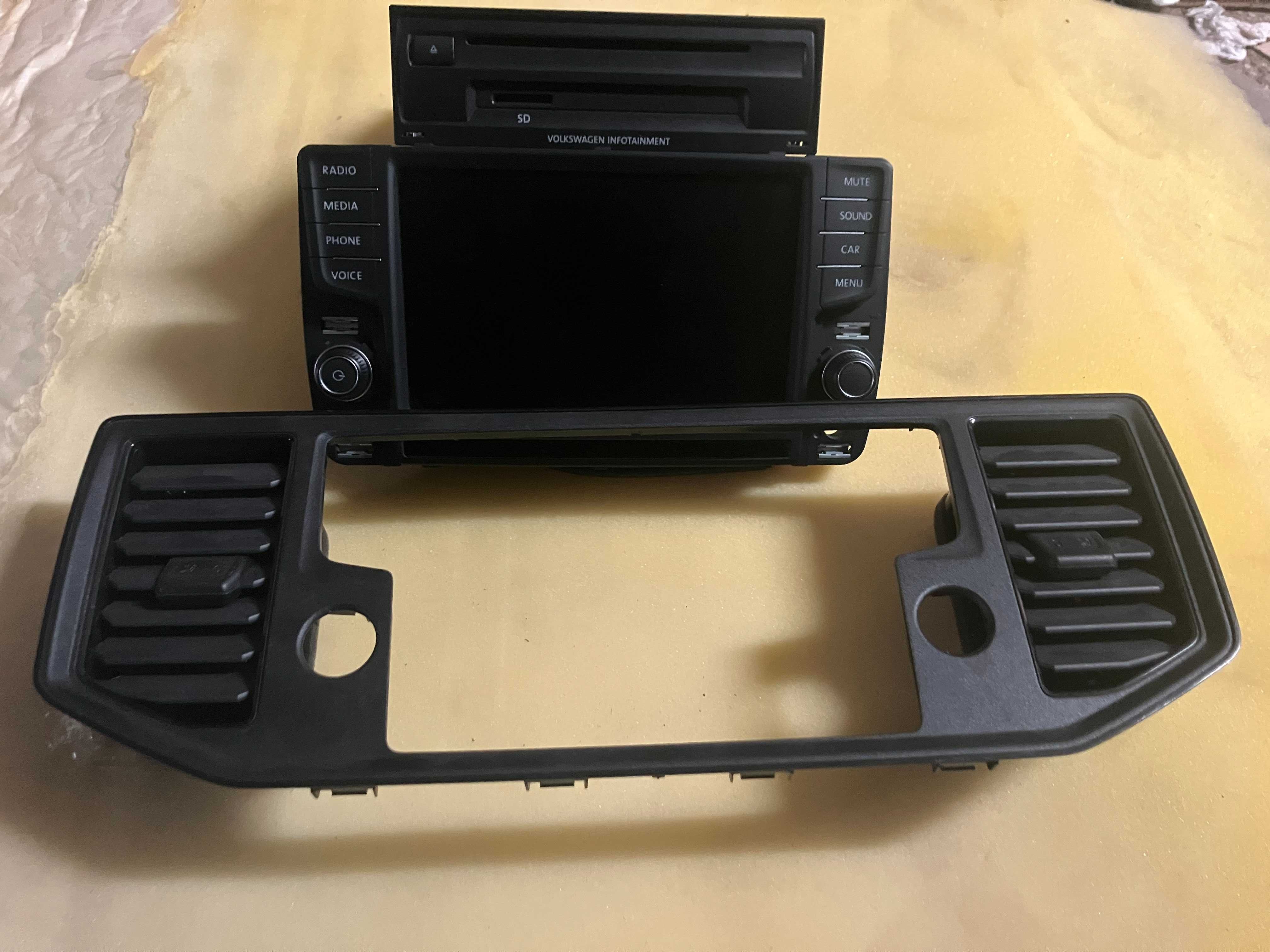 Radio Radioodtwarzacz fabryczny VW Crafter II 7C0. MAN TGE