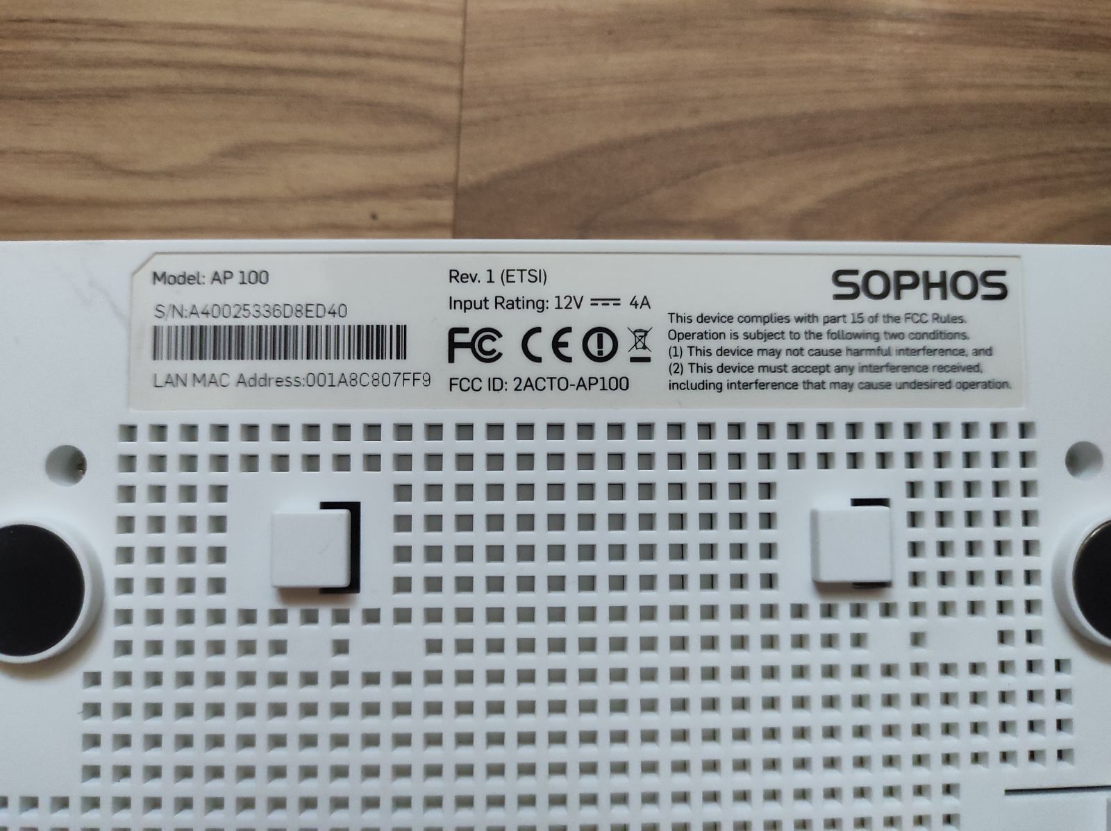 Точка доступу Sophos AP 100