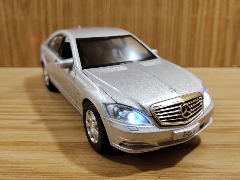 Модель Mercedes-benz s600l 1:32 Автосвит металл свет звук инерция Мерс